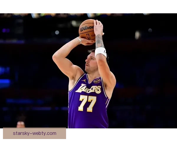 拒湖人小卡24分东契奇三双