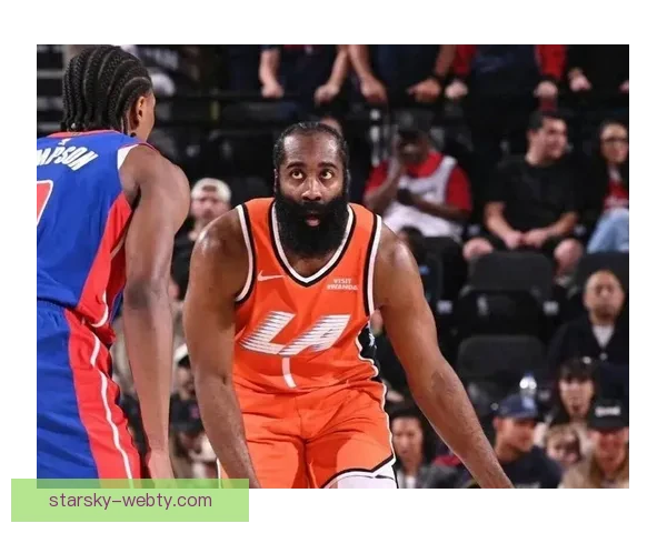 紫金险胜快船判罚引怒伦纳德伤 紫金险胜快船判罚引怒伦纳德伤