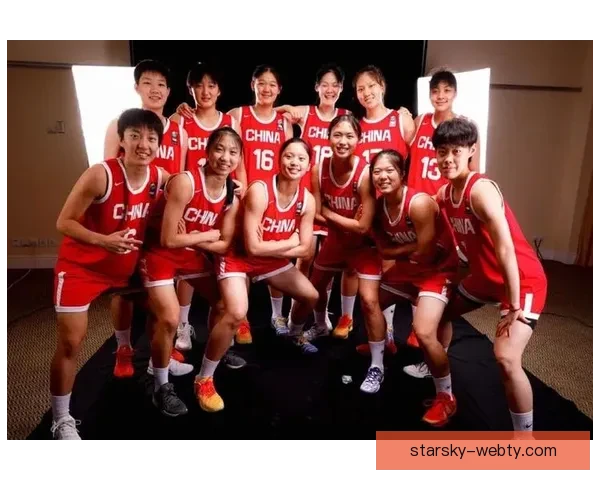 中国女篮喜获世界杯门票 全员合影庆祝